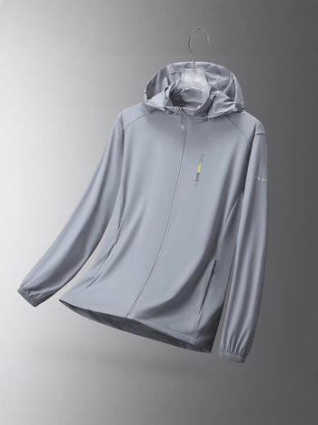 Muška lagana ljetna jakna s kapuljačom, UV zaštita UPF50+, materijal Nylon/Spandex 87/13, džepovi sa zatvaračima, otisak slova