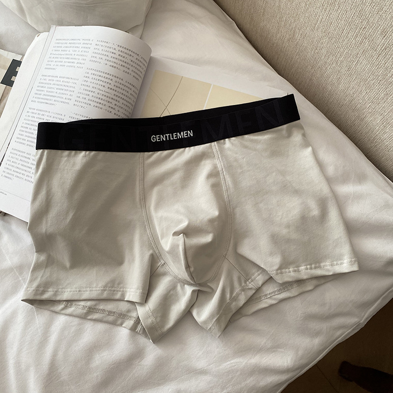 Férfi pamut alsónemű, lélegző és antibakteriális, középmagas derekú, egyszínű vagy színblokkok mintázat