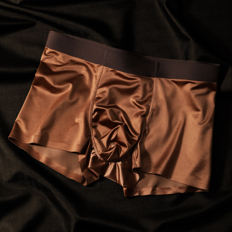 Muške gaćice bez tragova šavova, pleteni Ice Silk materijal, osnovni materijal najlon, srednji pojas, podstava u prepone viskozna 80-90%