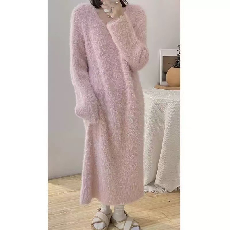 Duga pulover haljina, mekana i topla, iznad koljena, ležernog stila, V-izrez, jesensko-zimski model