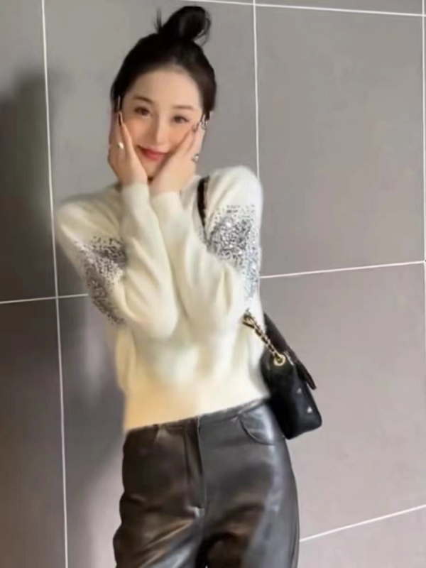 Mink Velvet kötött pulóver - rövid fazon, vastag, kerek nyakú, társasági stílus, poliészter/akril keverék