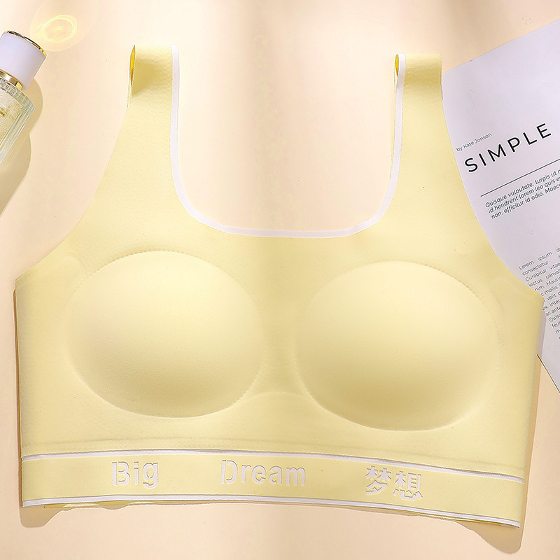 Χωρίς ραφές αθλητικό σουτιέν με στήριξη πλάτης — λεπτά διαμορφωμένες κύπελλες, πλήρη κύπελλα, σταθεροί διπλοί ιμάντες