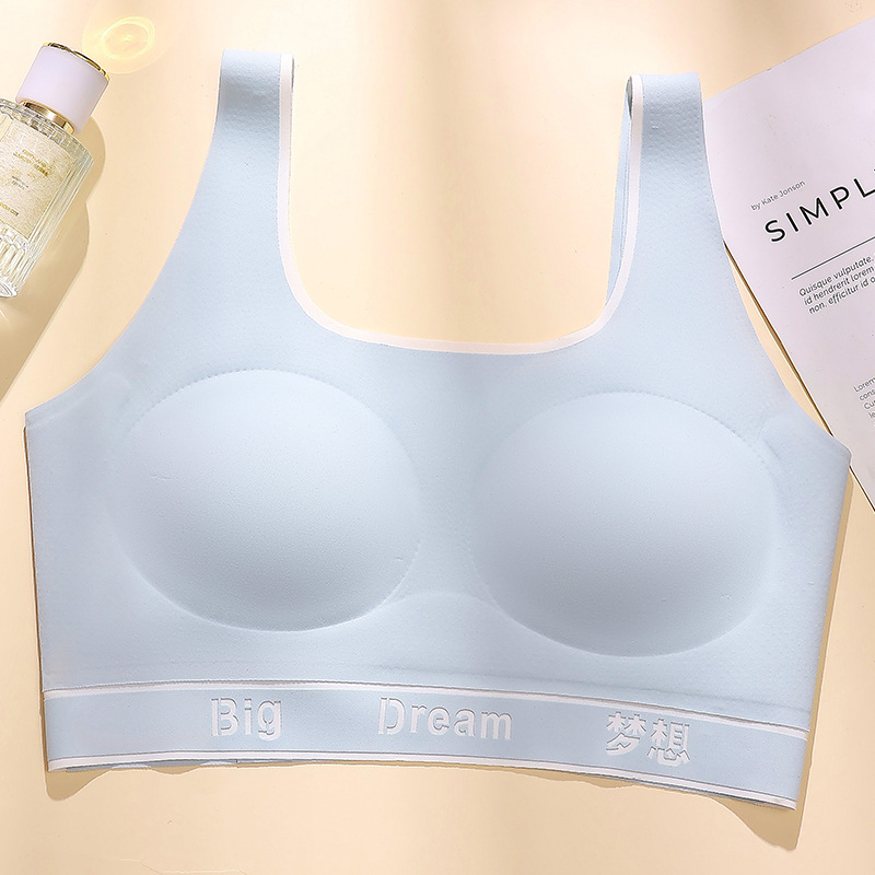 Χωρίς ραφές αθλητικό σουτιέν με στήριξη πλάτης — λεπτά διαμορφωμένες κύπελλες, πλήρη κύπελλα, σταθεροί διπλοί ιμάντες