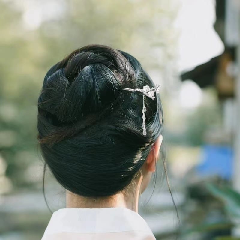 Srebrna igla za kosu s cvjetnim dizajnom za Hanfu — retro stil, elektroplatinirani završetak