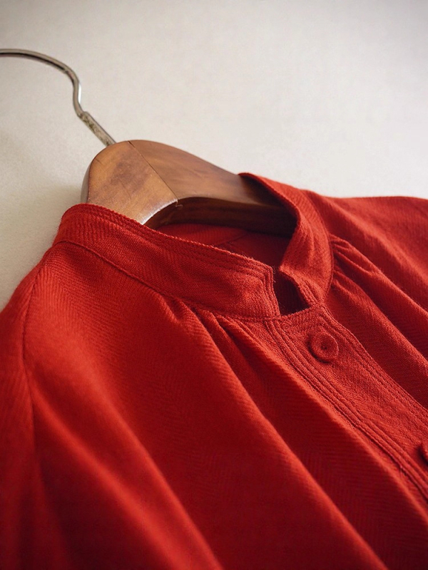 Košulja od chiffona, 95% vuna, plisirani detalj, skrivena pladnja s gumbima, okrugli izrez