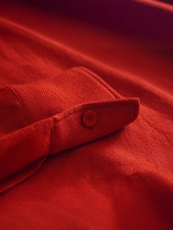 Košulja od chiffona, 95% vuna, plisirani detalj, skrivena pladnja s gumbima, okrugli izrez