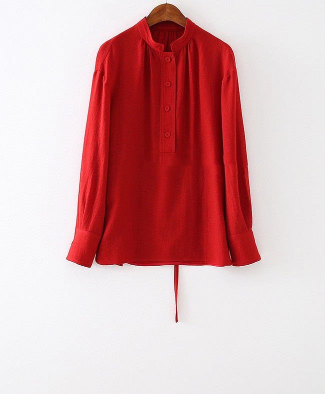 Košulja od chiffona, 95% vuna, plisirani detalj, skrivena pladnja s gumbima, okrugli izrez