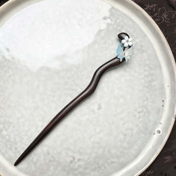 Fából készült hajtű virág-pillangó motívummal, természetes stílusú fejfedő kiegészítő