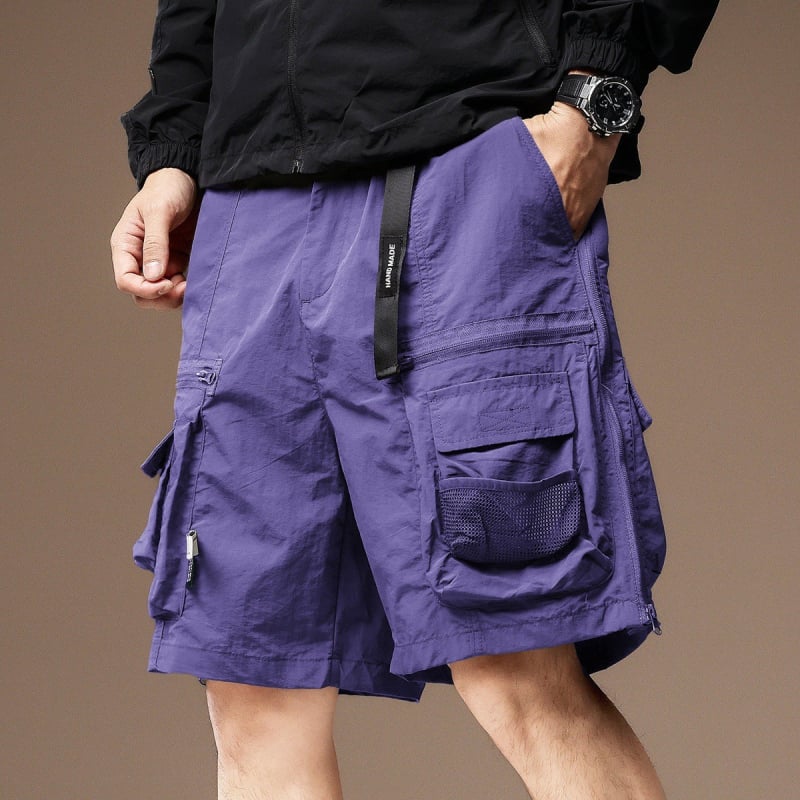 Férfi nylon cargo rövidnadrág – lazán szabott, több zsebbel, térd alá érő hossz, nyárias stílus