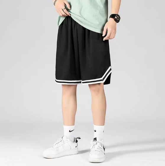 Gutai muške slim-fit sport hlače cargo, duljina 9/10, srednji porast, vezanje špagom, tanko platno, ukrasne džepove