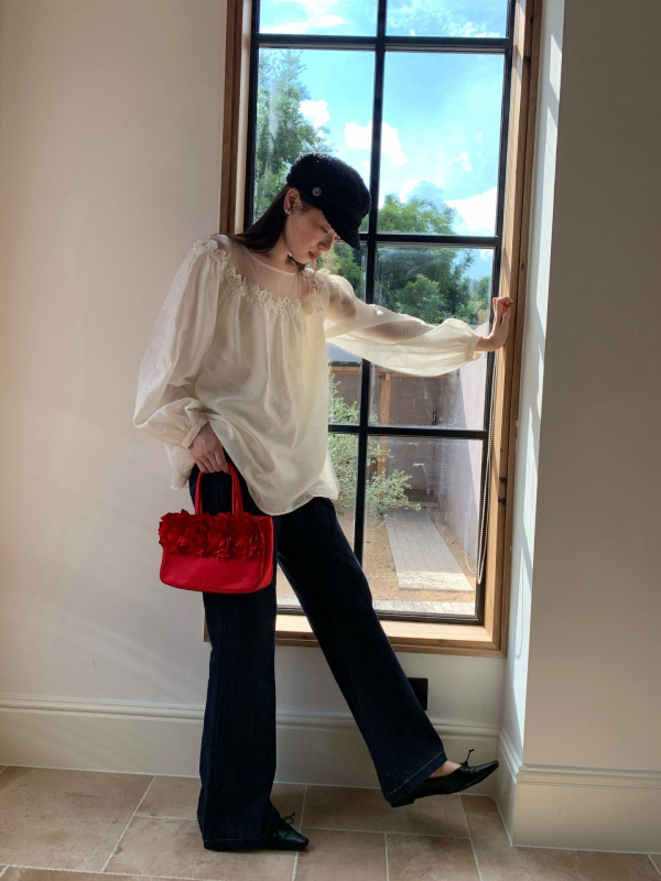 Blúz kapucnival és francia stílusban | poliészter anyag | paneles patchwork kivitel | lazított szabás | hosszú ujjú | kerek nyak