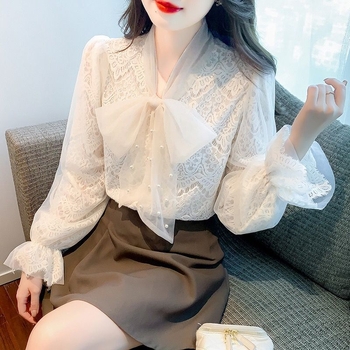 Női bársony masni-díszes csipkés felső gyöngy dekorációval, nyakánál sál-stílusú gallér, rövid ujjú, belső chiffon-ing, 2025 tavasz