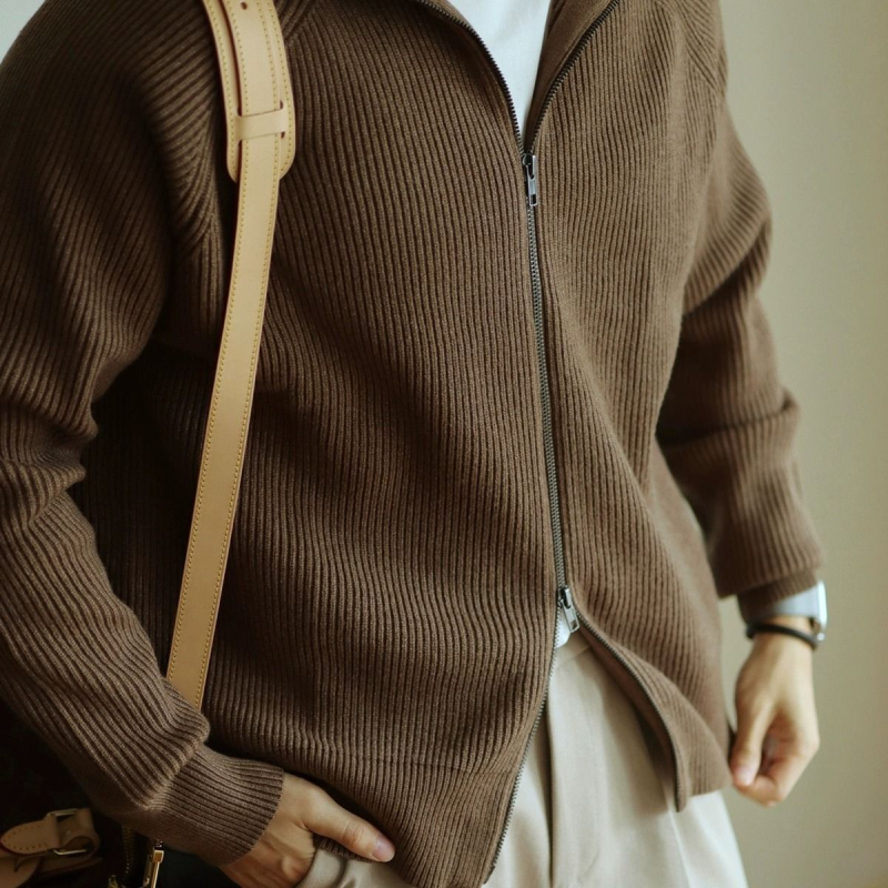 Cardigan tricotat gros cu fermoar și guler înalt, tricot dens, colecția de iarnă 2019