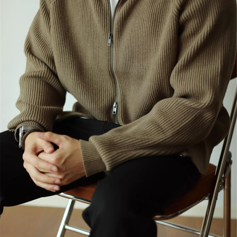 Cardigan tricotat gros cu fermoar și guler înalt, tricot dens, colecția de iarnă 2019