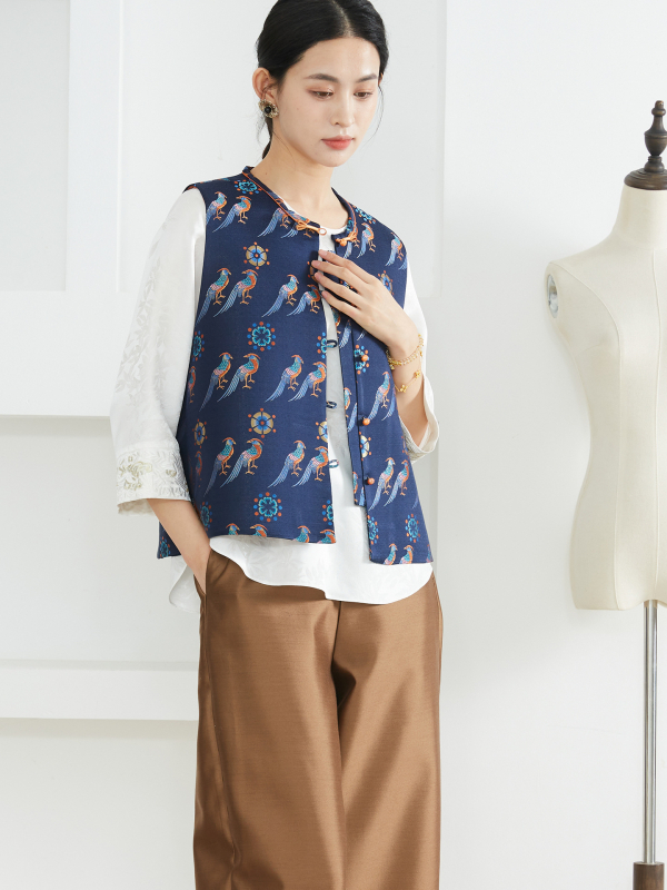 Жилет от коприна в китайски стил, жакардов дизайн; коприна 95%+, кръгла яка, еднободно закопчаване