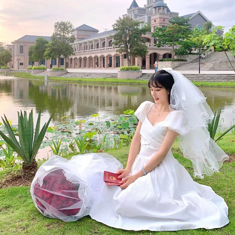 Menyasszonyi fátyol fejfedő gyöngyös masnival, vals stílus, testreszabható