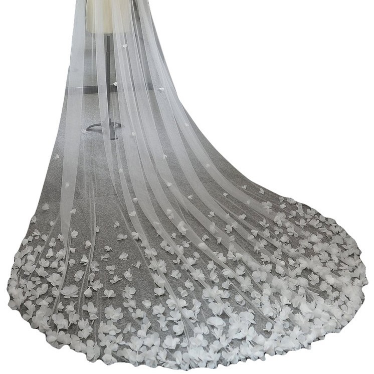 Menyasszonyi fátyol hálós anyagból, virágmotívummal, vintage katedrális stílusú fejfedő esküvőre – Eredet: Henan