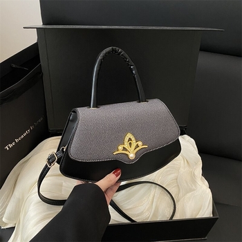 PU anyagú válltáska, városi egyszerű stílus, vízszintes négyzet alakú, cipzáras nyitás, poliészter bélés