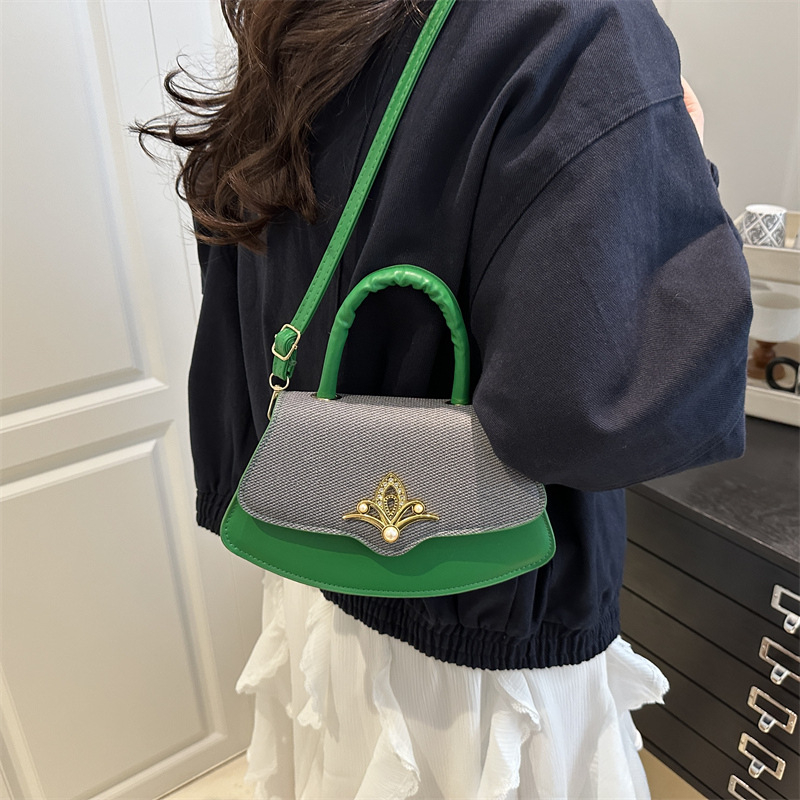 PU anyagú válltáska, városi egyszerű stílus, vízszintes négyzet alakú, cipzáras nyitás, poliészter bélés