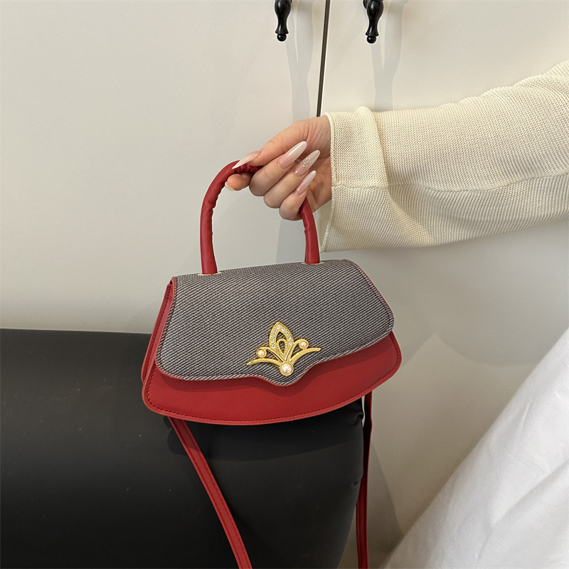 PU anyagú válltáska, városi egyszerű stílus, vízszintes négyzet alakú, cipzáras nyitás, poliészter bélés