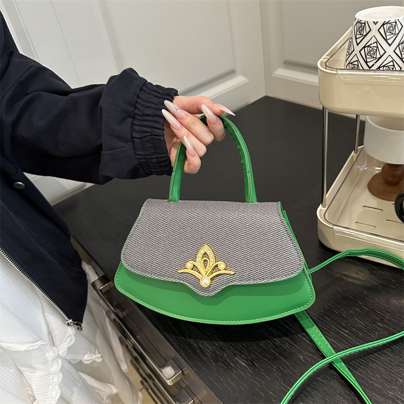 PU anyagú válltáska, városi egyszerű stílus, vízszintes négyzet alakú, cipzáras nyitás, poliészter bélés