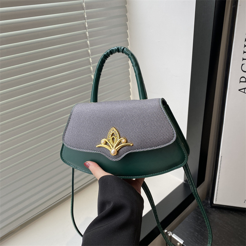 PU anyagú válltáska, városi egyszerű stílus, vízszintes négyzet alakú, cipzáras nyitás, poliészter bélés