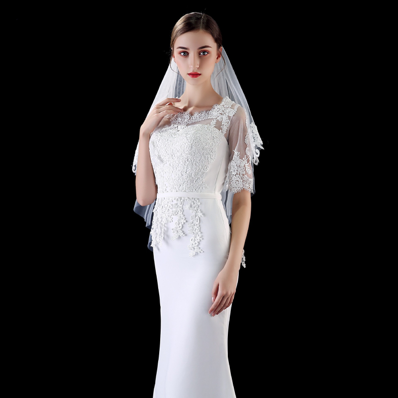 Vjenčani dodatak za kosu: dvostruki sloj vela, ukosnica za kosu i čipkasta appliqué