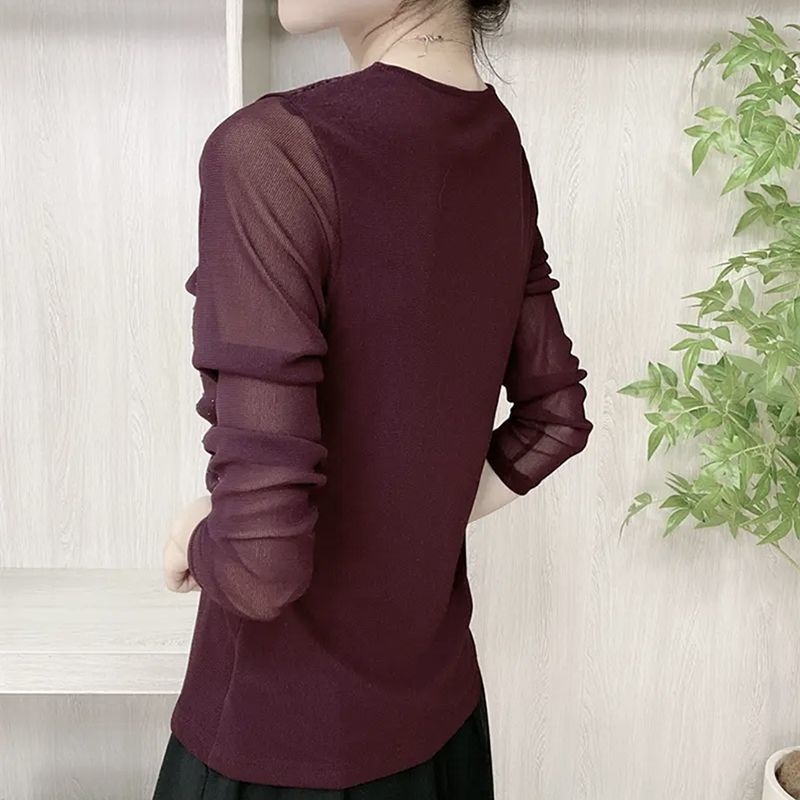 Šifon top s V-izrezom, dugi rukavi, slim kroj, duljina 50–65 cm