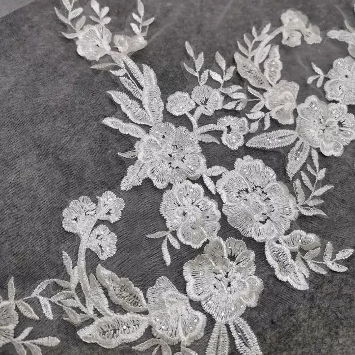 Vjenčani veo s čipkastom mrežom i ukosnicom za kosu, vintage stil, oblik cvijeta, tkanina
