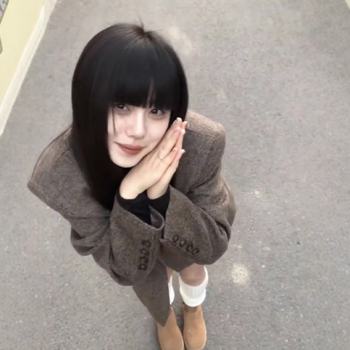 Дамско вълнено палто, средна дебелина, редовна версия, костюмна яка, едноредово закопчаване, дълги ръкави