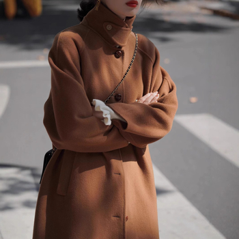 Дамско вълнено палто, 90-95% вълна, дебела материя, средна дължина (65-80 см)