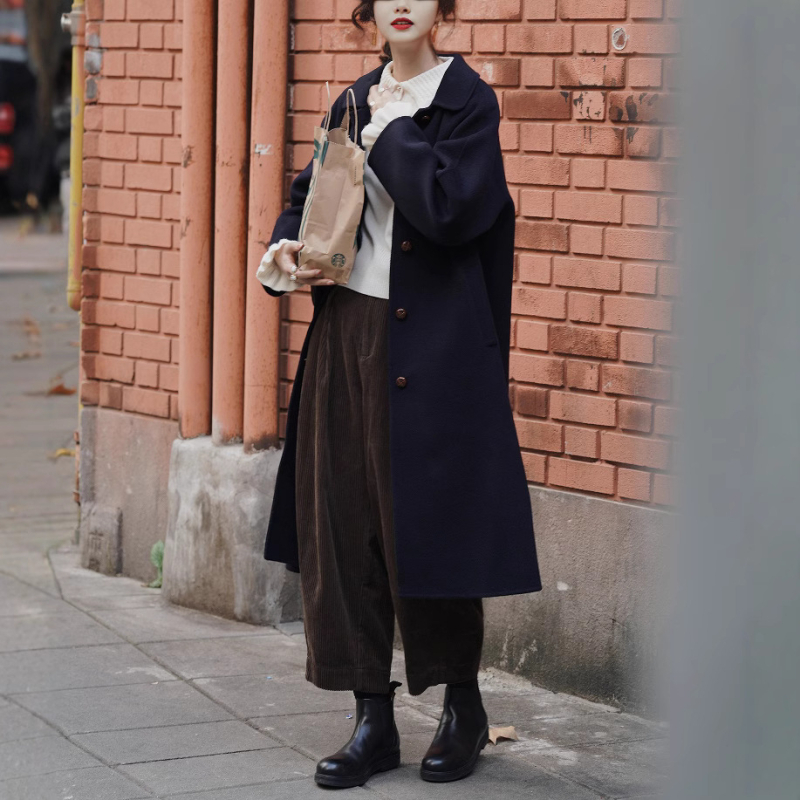 Дамско вълнено палто, 90-95% вълна, дебела материя, средна дължина (65-80 см)