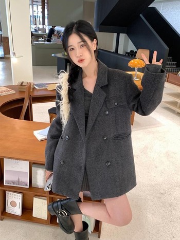 Jakna od poliestera s fleksom podstavom, geometrijskim uzorkom, dvostruko kopčanje, polo ovratnik, dugi rukavi