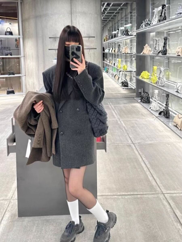 Jakna od poliestera s fleksom podstavom, geometrijskim uzorkom, dvostruko kopčanje, polo ovratnik, dugi rukavi