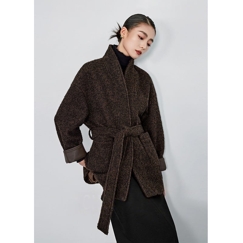 Дамско палто от вълна – средна дебелина, топло, V-образно деколте, дълги ръкави, закопчаване с връзки, полиестерен плат, дължина 50–65 cm, есен-зима 2025