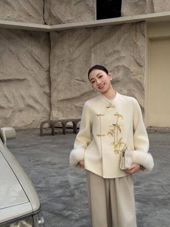 Женско палто от двойно лице вълна, дебела тъкан, полуотворена яка, три копчета