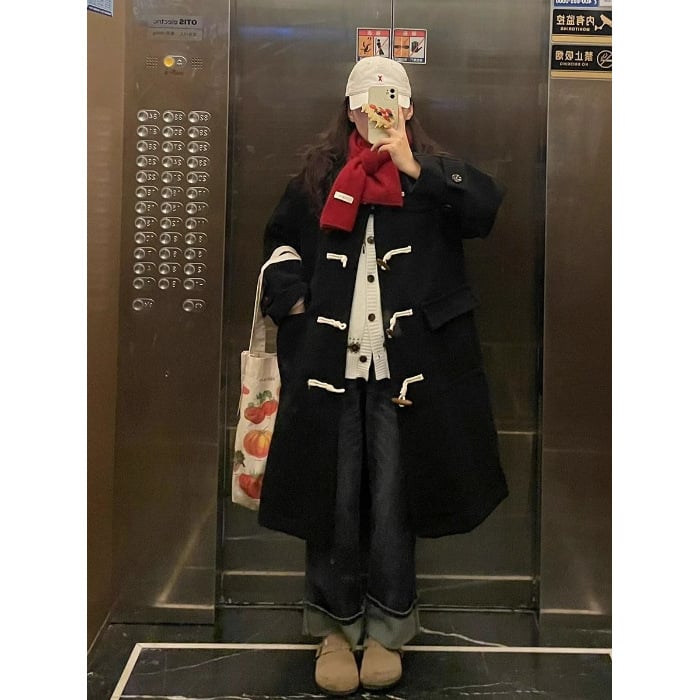 Квилтирано вълнено палто с яка от косъм, дълги ръкави, къса дължина, спандекс материя