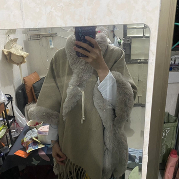 Дамско палто от Chenille с пухова яка и рогаобразни ръкави, къс модел, пролет 2025