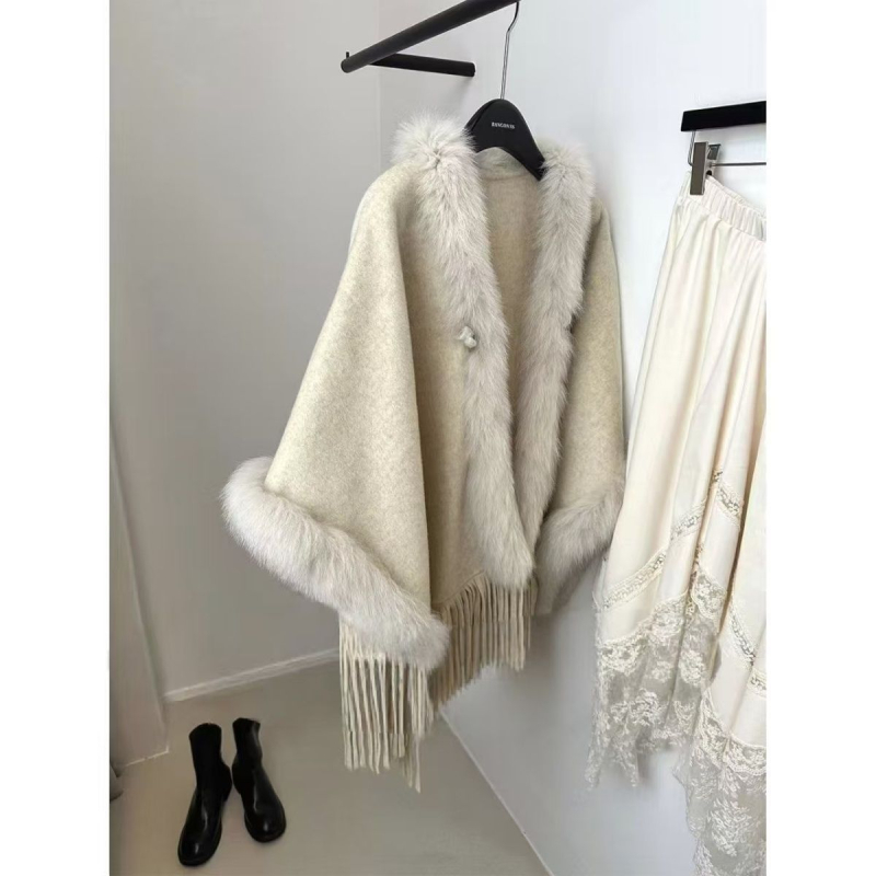 Дамско палто от Chenille с пухова яка и рогаобразни ръкави, къс модел, пролет 2025