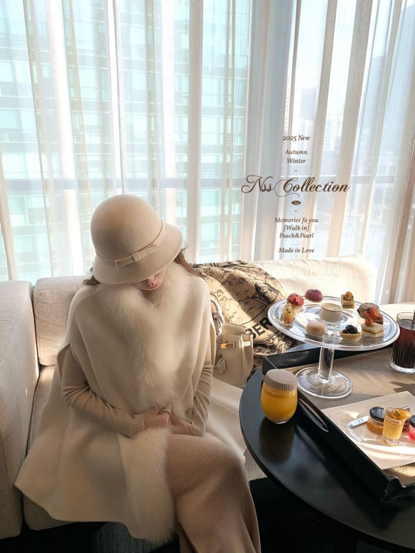 Дамски вълнен плащ-пелерина с каре и яка от лисича козина, 70–80% вълна, стил плащ-пелерина