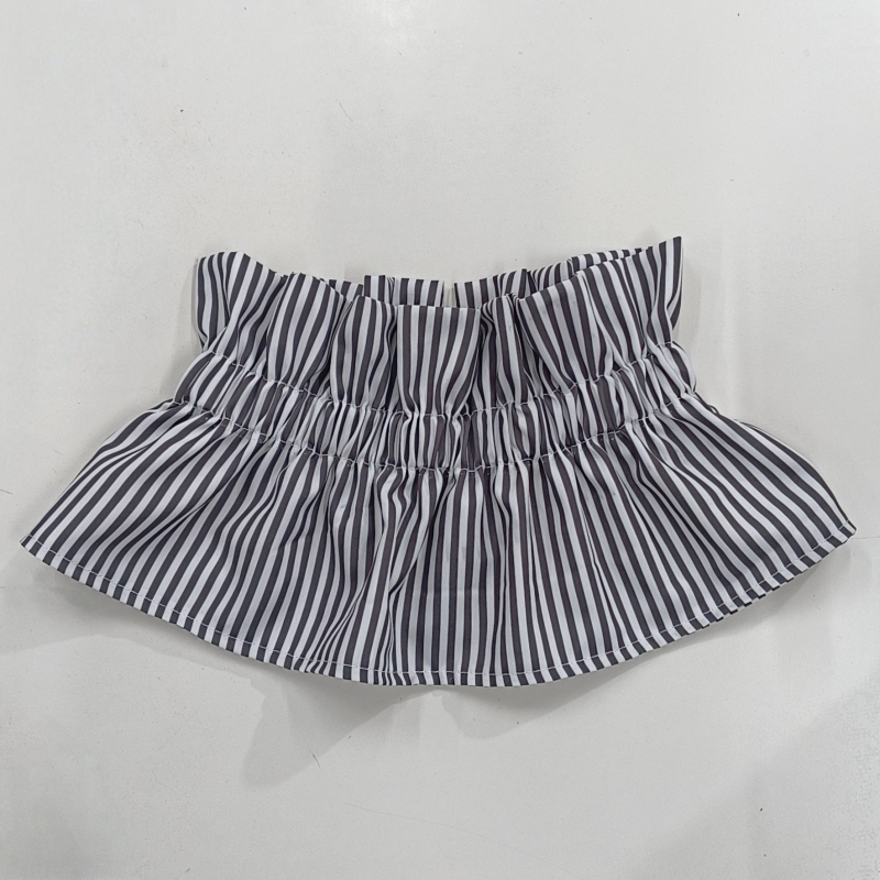 Levehető gallér fodorral, csíkos poliészter, vintage stílus, gyártási szám 1224242, 2025 tavasz.