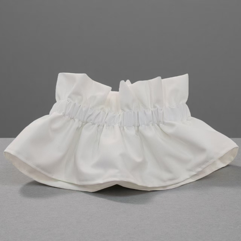 Levehető gallér fodorral, csíkos poliészter, vintage stílus, gyártási szám 1224242, 2025 tavasz.