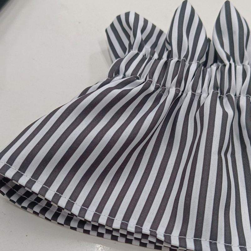 Levehető gallér fodorral, csíkos poliészter, vintage stílus, gyártási szám 1224242, 2025 tavasz.
