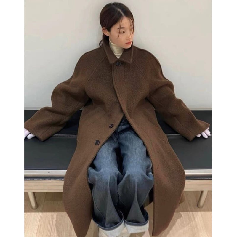 Női gyapjú kabát alpaka keverékkel, 70-80% gyapjú, alpaka <30%, laza szabás, hosszított hossz, rever gallér