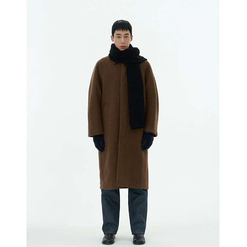 Női gyapjú kabát alpaka keverékkel, 70-80% gyapjú, alpaka <30%, laza szabás, hosszított hossz, rever gallér