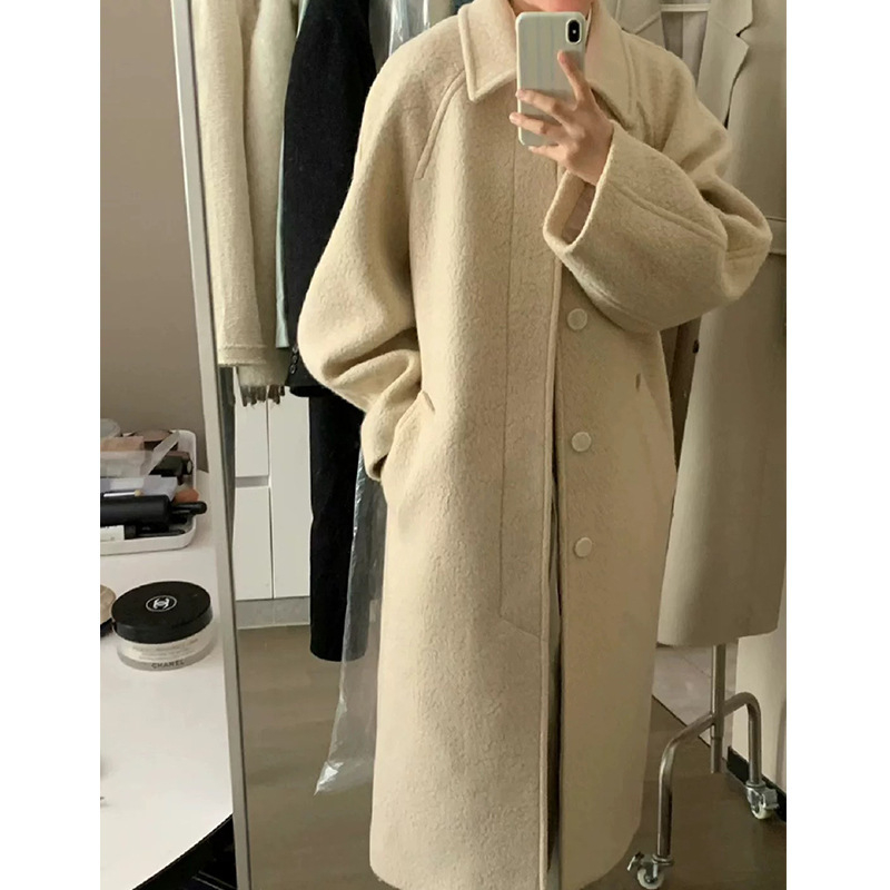 Női gyapjú kabát alpaka keverékkel, 70-80% gyapjú, alpaka <30%, laza szabás, hosszított hossz, rever gallér