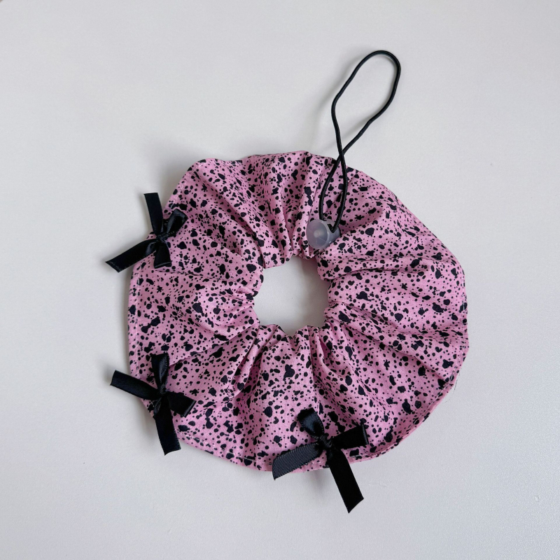 Υφασμάτινο φουλάρι-μπιμπ για γάτες και σκύλους | Σχέδιο με καρδιά, χρωματικά μπλοκ και πουά | Χαλαστό στυλ (Υλικό: ύφασμα; Κατηγορία: Ρούχα κατοικίδιων)