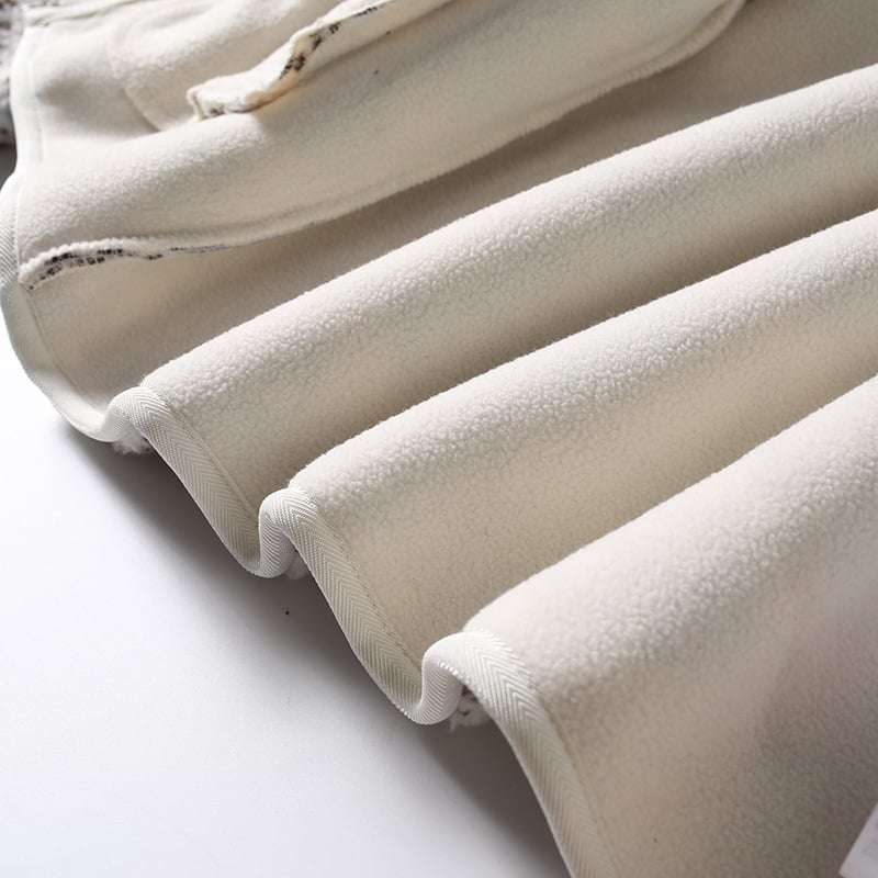 Női külső dzseki kapucnival, vastag mű báránygyapjú anyagból, patchwork színblokkokkal, cipzárral az elején, normál hossz, hosszú ujjú, laza japán-koreai stílus