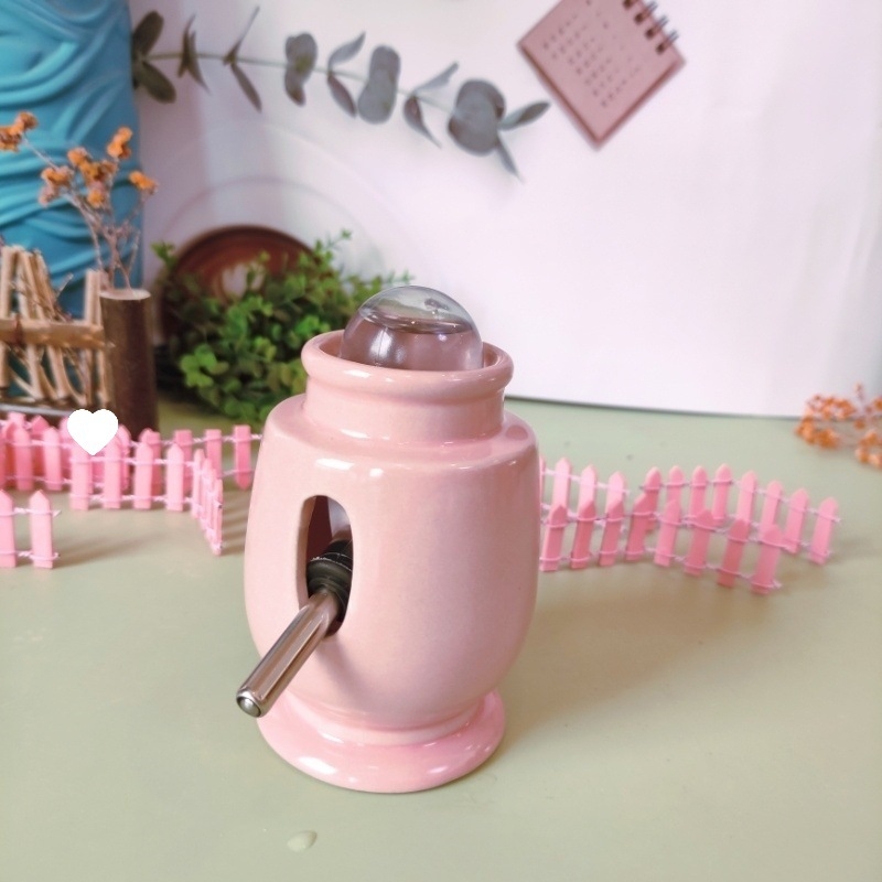Hamster – sticlă ceramică de apă, bol de hrană și fântână cu bilă pe suport