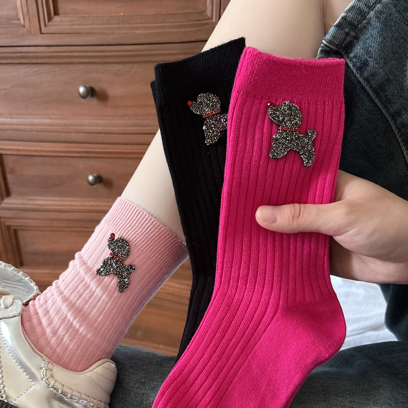 Dámske bavlnené stredne dlhé ponožky so šteniatkom a krištálmi, absorbujú pot, 70-80% bavlna, jeseň